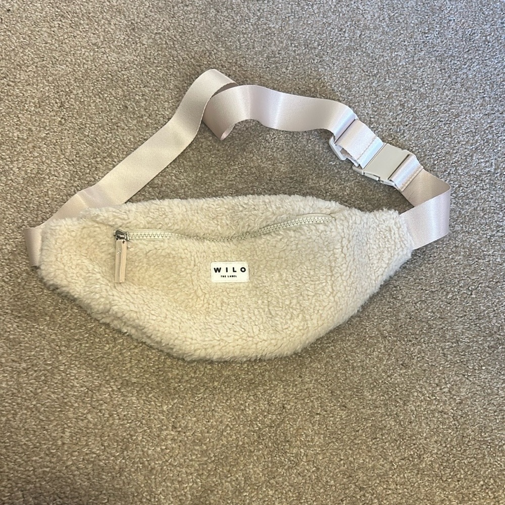 Wilo Cream Fleece Belt Bag